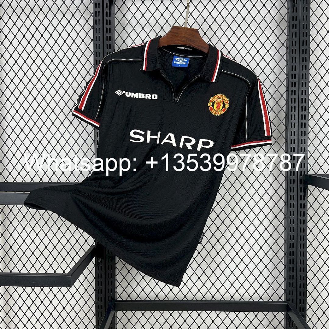 Manchester United 1998/99 Away Retro Jersey
