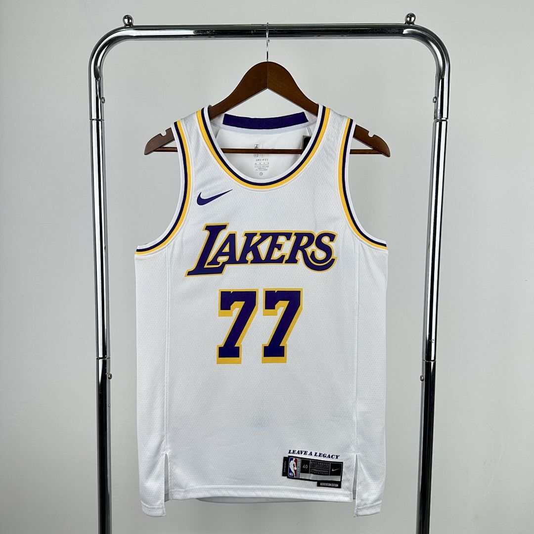 Los Angeles Lakers 2023/24 Association Edition DONCIC#77