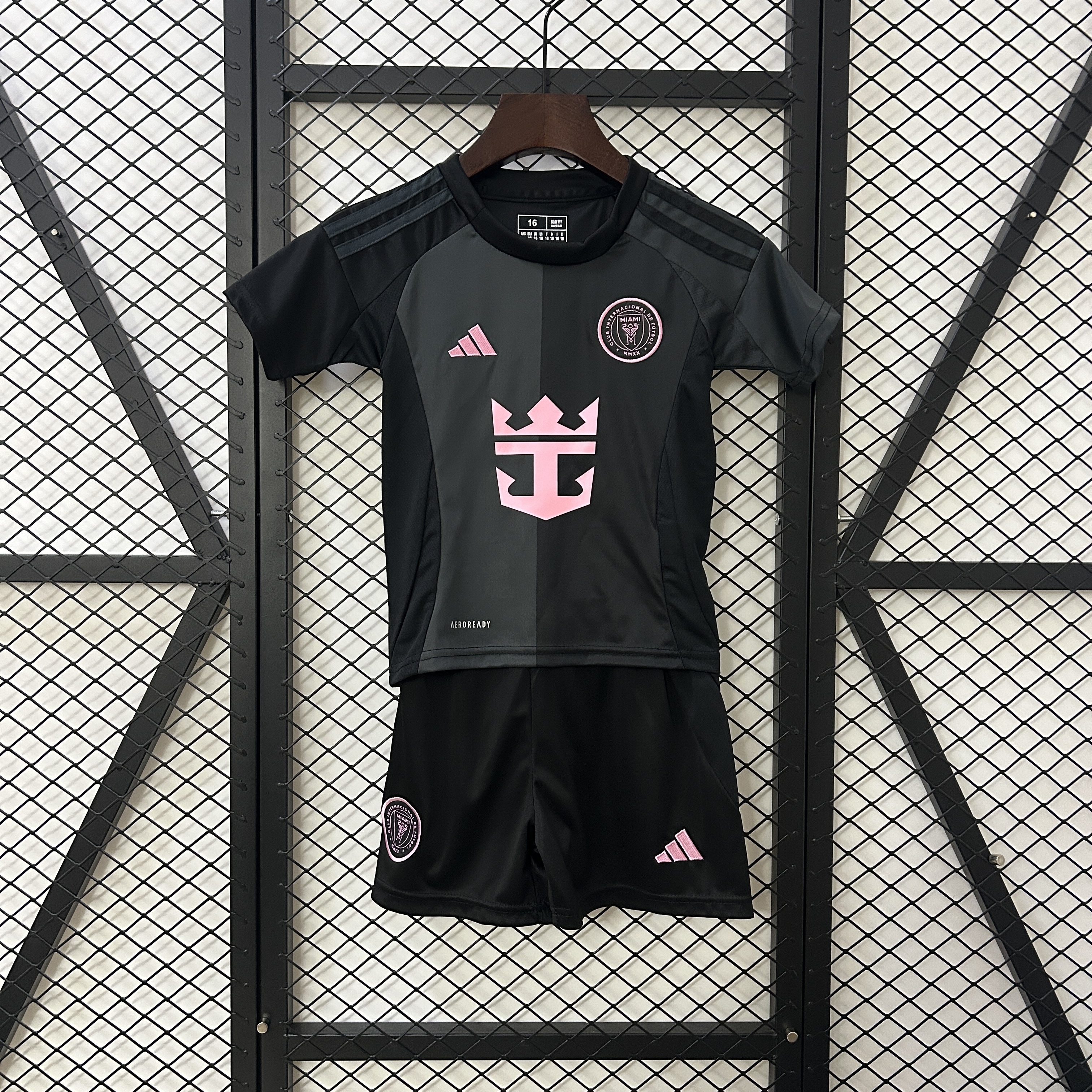 25/26 Kids Miami away size: 16-28