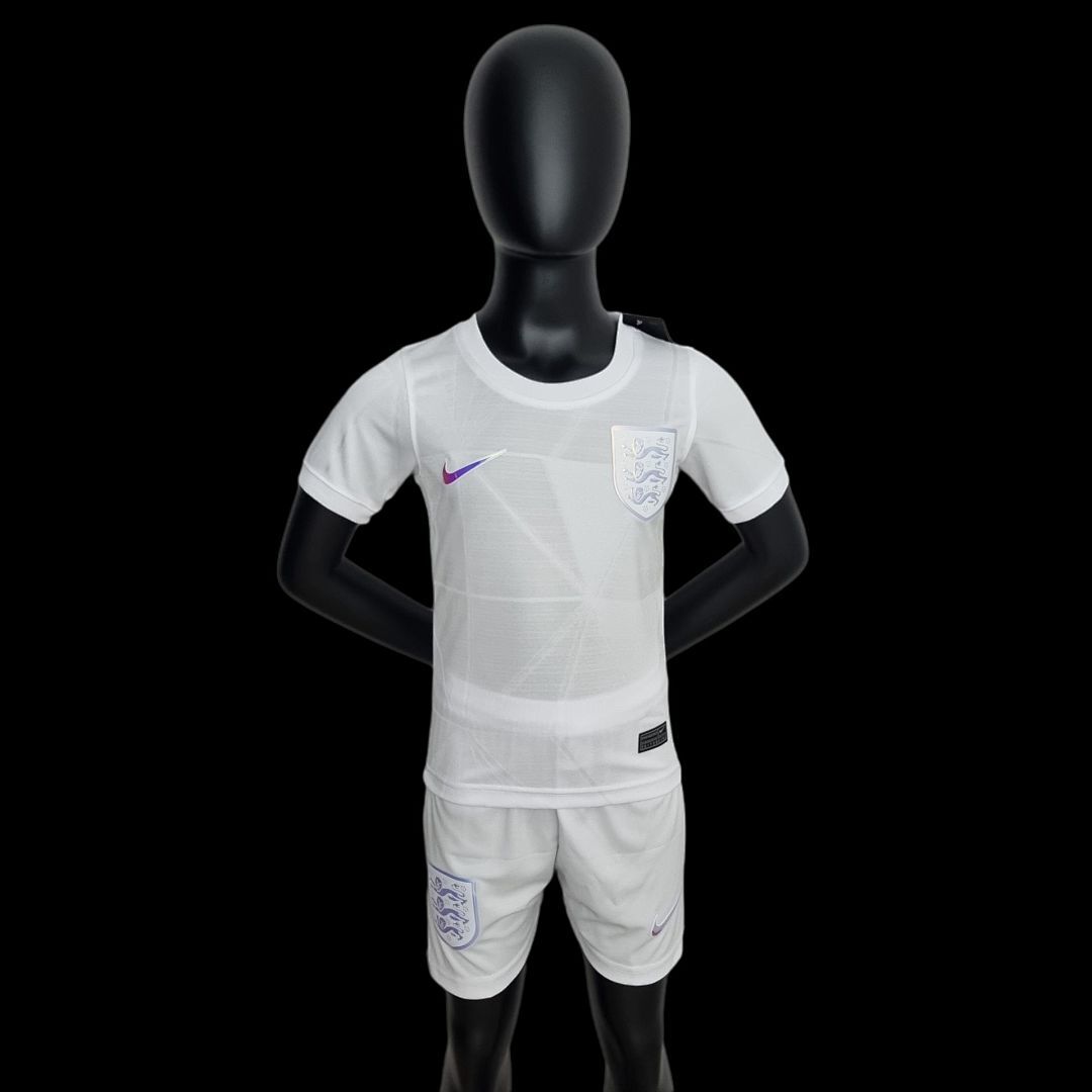 2022 England home size: 16-28